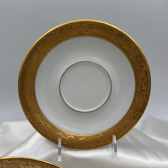 Limoges France Porcelain Saucers with Fancy Gold Rim. (4) - Picture 6 of 6
